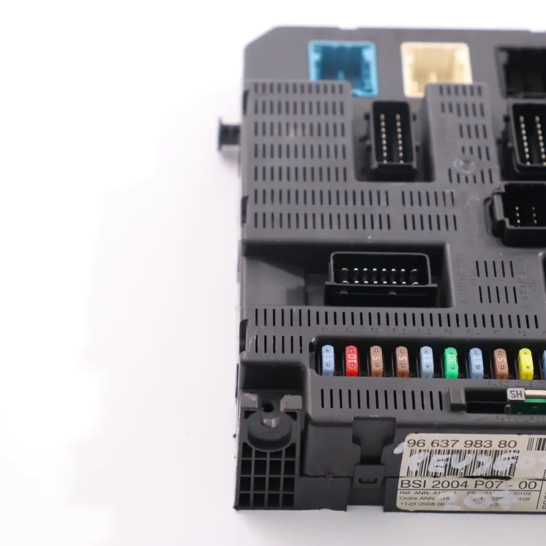 Sicherungs kasten BSI Steuergerät Modul für Peugeot 207 mit Teilenummer 9663798380 Peugeot 207 Sicherungs kasten BSI Steuergerät Modul - SKU 9663798380 - Teilenummer 9663798380