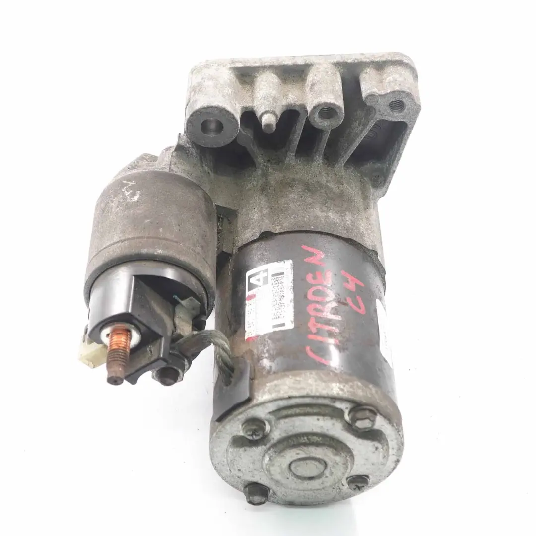 Citroen C4 Starter Motor Diesel Engine HDI Actuator Unit to with Part number 9664016980 Citroen C4 Starter Motor Diesel Engine HDI Actuator Unit - SKU 9664016980 - Part number 9664016980
