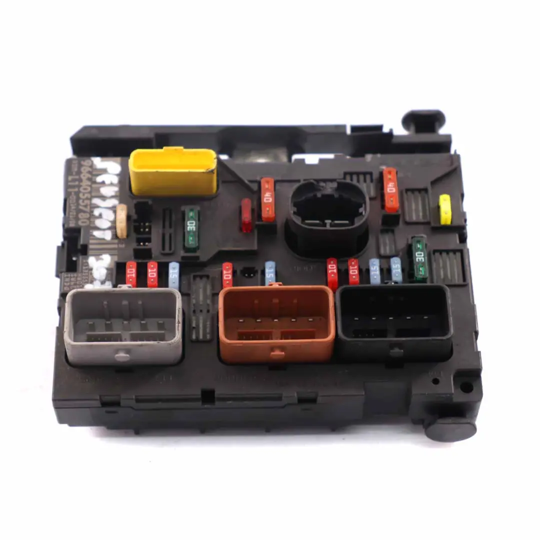Caja de fusibles BSM Módulo de unidad de control para Peugeot 307 con número de pieza 9664055780 Peugeot 307 Caja de fusibles BSM Módulo de unidad de control - SKU 9664055780 - Número de pieza 9664055780