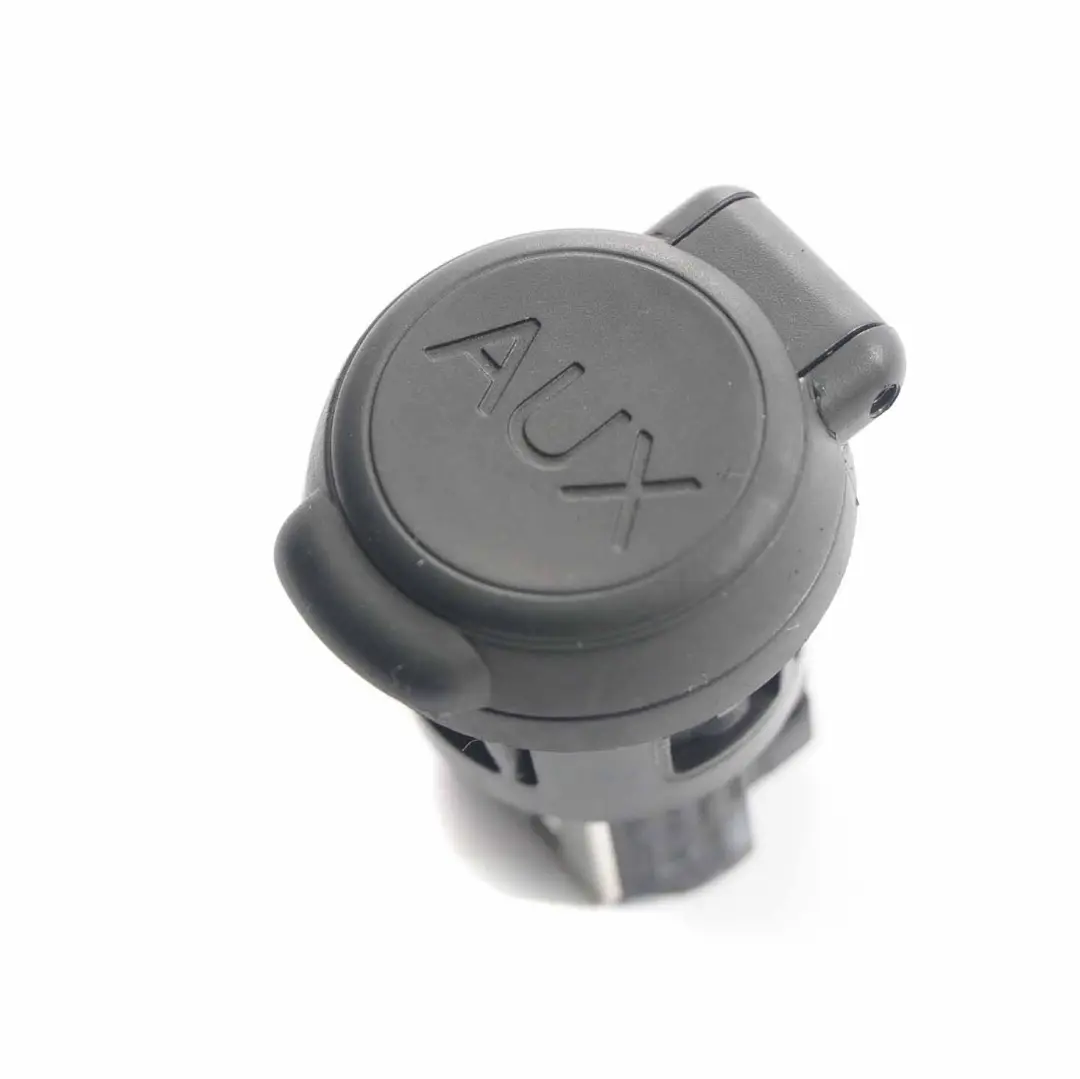 Gniazdo Wejście USB AUX do Peugeot 3008 o numerze 96647952XT Peugeot 3008 Gniazdo Wejście USB AUX - SKU 96647952XT - Numer Części 96647952XT