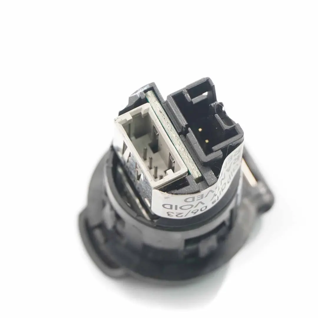 Peugeot 3008 Gniazdo Wejście USB AUX - SKU 96647952XT - Numer Części 96647952XT