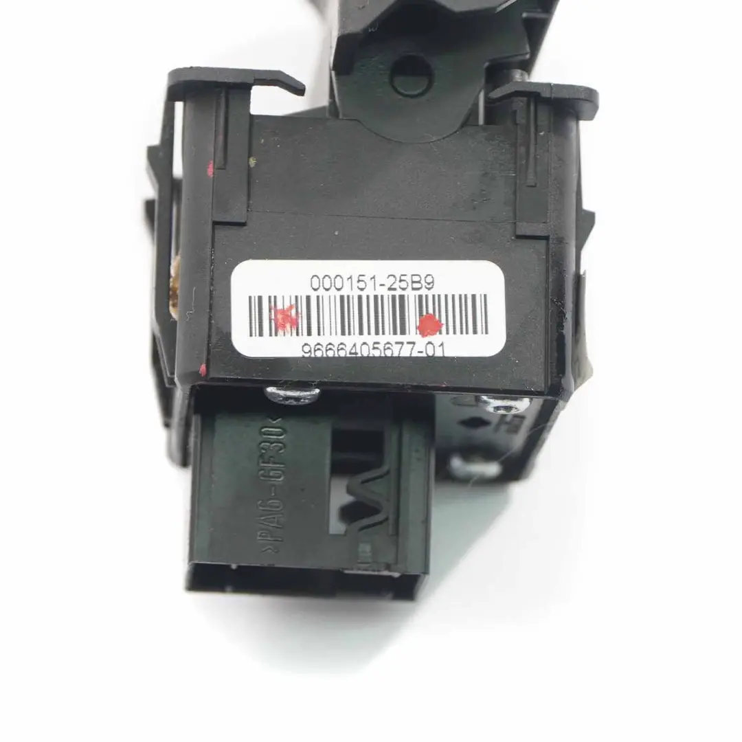 Interruttore del freno di stazionamento elettrico per Peugeot 3008 con numero di parte 9666405677 Peugeot 3008 Interruttore del freno di stazionamento elettrico - SKU 9666405677 - Numero di parte 9666405677