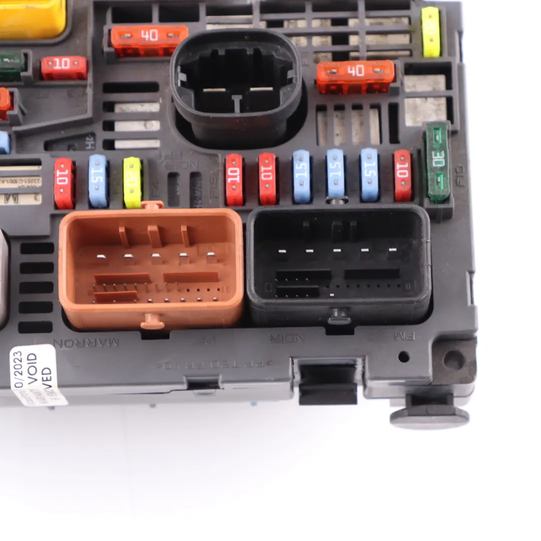 Fuse Box Citroen C4 Peugeot 3008 BSM Control Unit Module to with Part number 9667044980 Fuse Box Citroen C4 Peugeot 3008 BSM Control Unit Module - SKU 9667044980 - Part number 9667044980