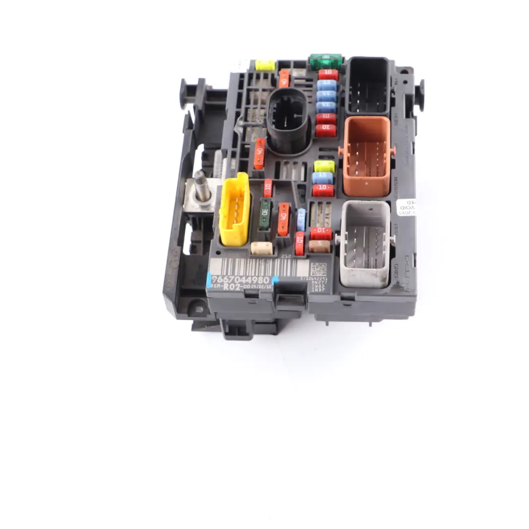 Fuse Box Citroen C4 Peugeot 3008 BSM Control Unit Module to with Part number 9667044980 Fuse Box Citroen C4 Peugeot 3008 BSM Control Unit Module - SKU 9667044980 - Part number 9667044980