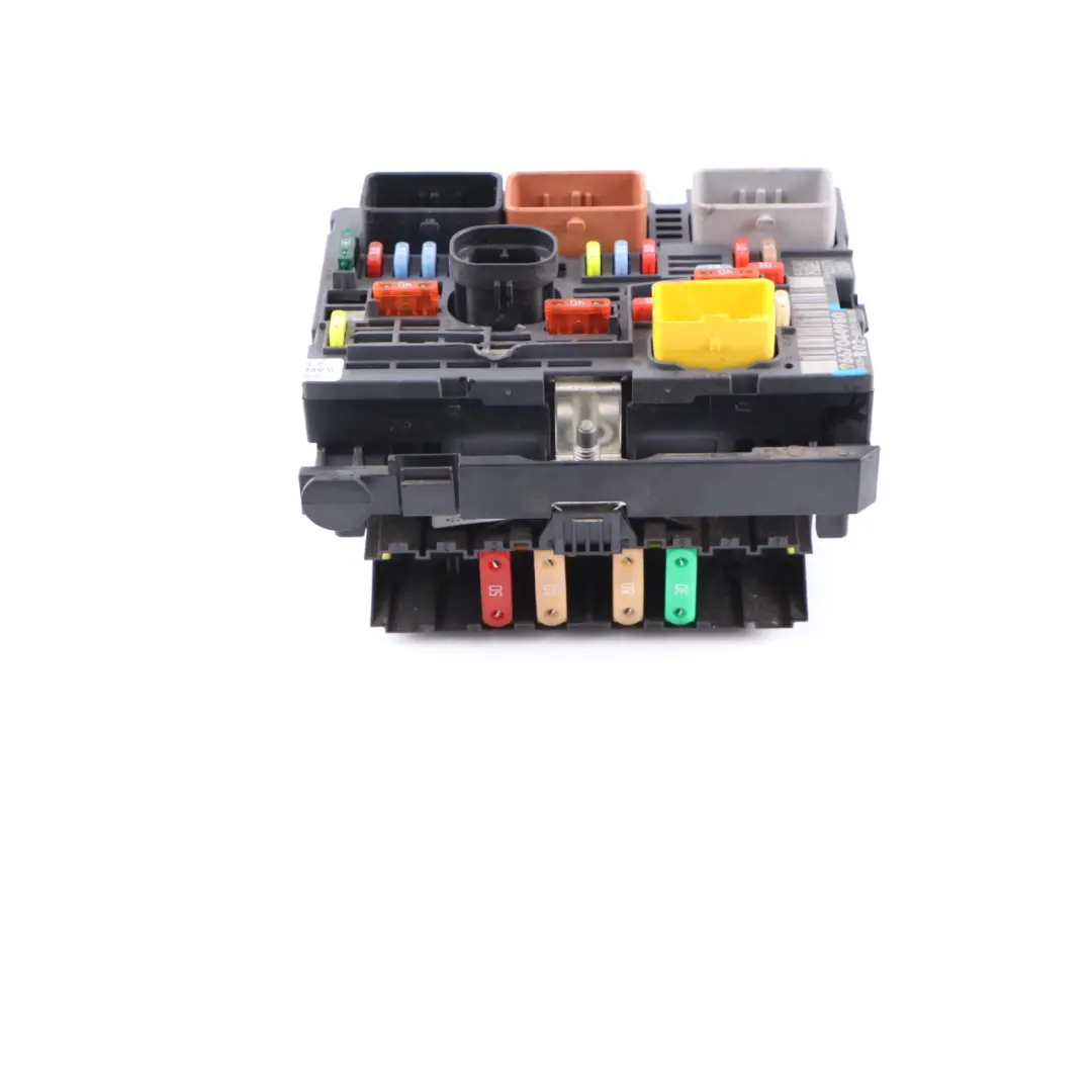 Fuse Box Citroen C4 Peugeot 3008 BSM Control Unit Module to with Part number 9667044980 Fuse Box Citroen C4 Peugeot 3008 BSM Control Unit Module - SKU 9667044980 - Part number 9667044980