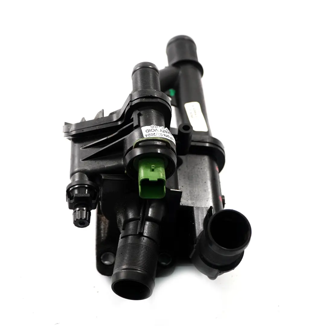 Citroen C4 1.6 Diesel Alloggiamento termostato per Peugeot 3008 5008 con numero di parte 9670253780 Peugeot 3008 5008 Citroen C4 1.6 Diesel Alloggiamento termostato - SKU 9670253780 - Numero di parte 9670253780