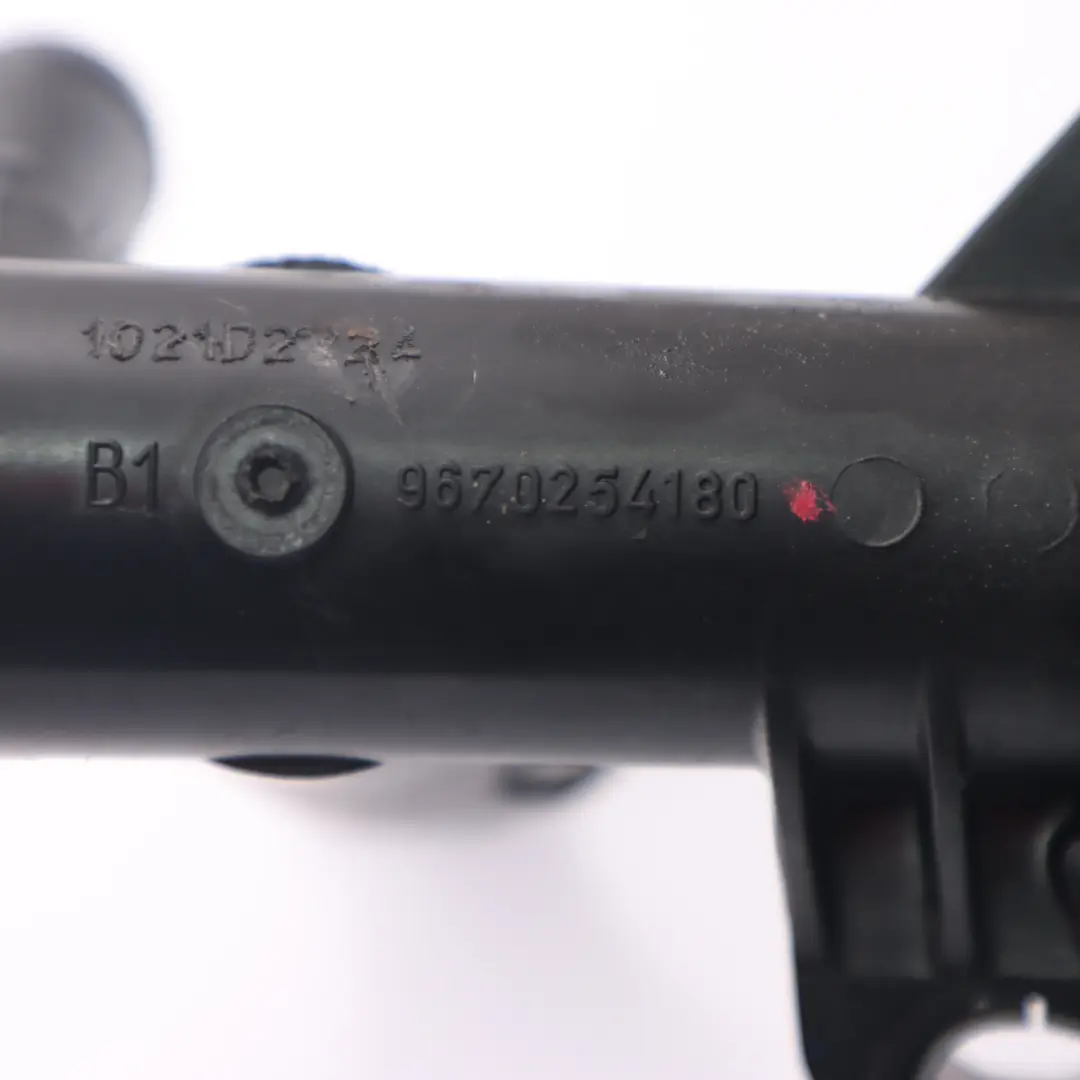 Tuyau d'eau Citroen C4 Berlingo Peugeot 207 1.6 HDI Conduite liquide pour à propos du numéro de pièce 9670254180 Tuyau d'eau Citroen C4 Berlingo Peugeot 207 1.6 HDI Conduite liquide - SKU 9670254180 - Numéro de pièce 9670254180