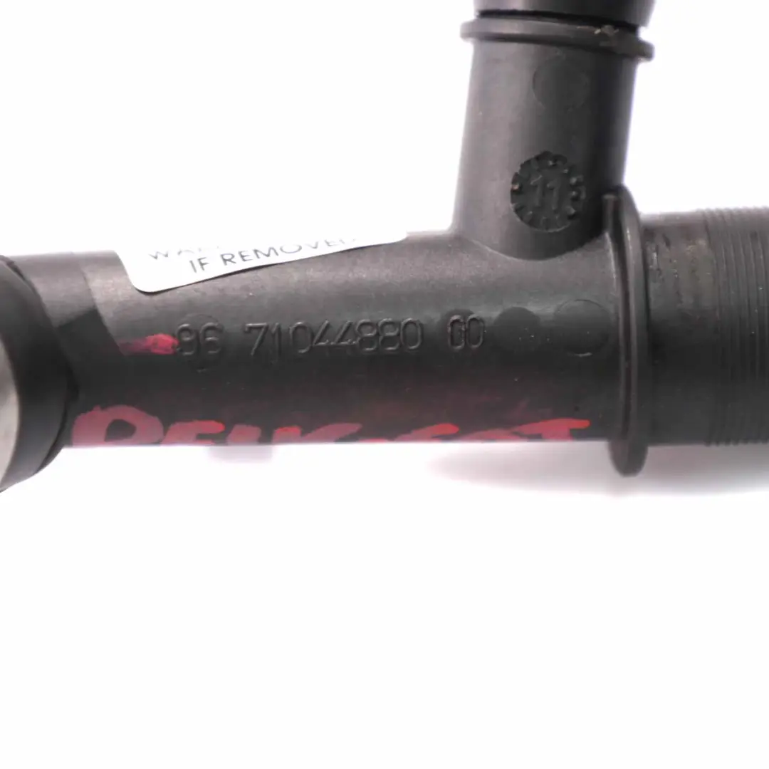 Collo di riempimento Linea tubo per Peugeot 5008 2.0 HDI Diesel con numero di parte 9671044880 Peugeot 5008 2.0 HDI Diesel Collo di riempimento Linea tubo - SKU 9671044880 - Numero di parte 9671044880