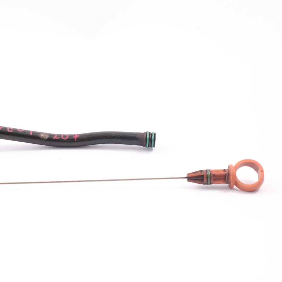 Guida al livello dell'olio Controllare l'astina per Peugeot 207 1.6 HDi con numero di parte 9672250580 Peugeot 207 1.6 HDi Guida al livello dell'olio Controllare l'astina - SKU 9672250580 - Numero di parte 9672250580