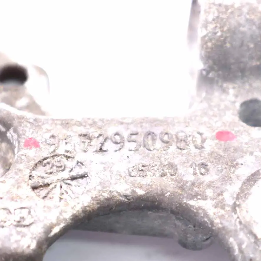 Citroen C4 1.6 HDI Air Con Compressor Pump Bracket Mount to Peugeot 207 with Part number 9672950980 Peugeot 207 Citroen C4 1.6 HDI Air Con Compressor Pump Bracket Mount - SKU 9672950980 - Part number 9672950980