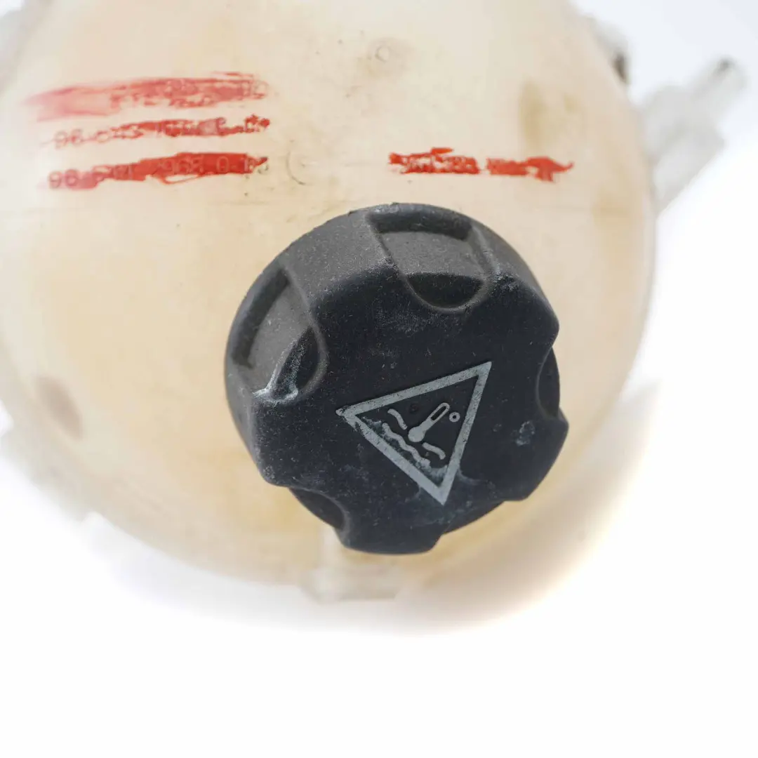 Coolant Expansion Overflow Tank Cooling Fluid Bottle to Peugeot 3008 with Part number 9673334580 Peugeot 3008 Coolant Expansion Overflow Tank Cooling Fluid Bottle - SKU 9673334580 - Part number 9673334580
