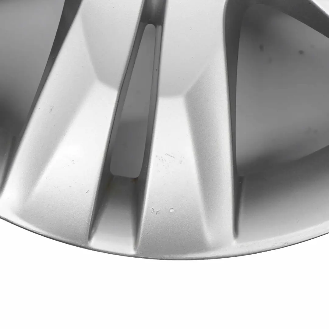 Argento 5 doppie razze Cerchio in lega 17" 7J ET:29 per Peugeot 5008 con numero di parte 9675498677 Peugeot 5008 Argento 5 doppie razze Cerchio in lega 17" 7J ET:29 - SKU 9675498677-1 - Numero di parte 9675498677