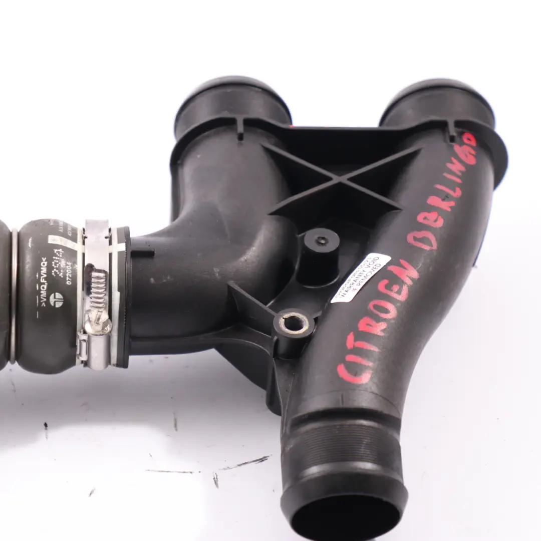 Citroen Berlingo 1.6HDI Tuyau d'intercooler diesel d'admission d'air pour à propos du numéro de pièce 9678406580 Citroen Berlingo 1.6HDI Tuyau d'intercooler diesel d'admission d'air - SKU 9678406580 - Numéro de pièce 9678406580
