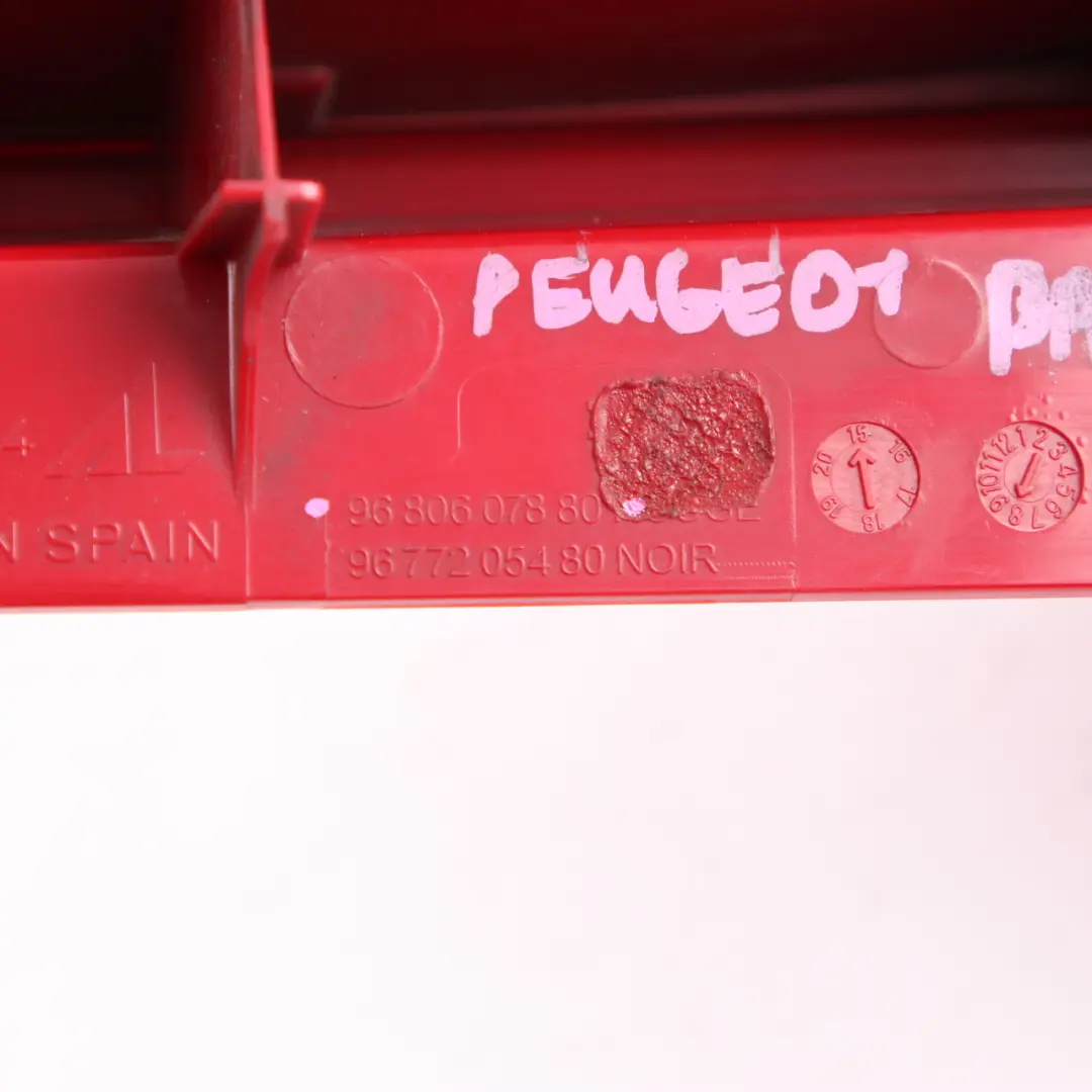 Lamp Right O/S Tail Light Side Panel to Peugeot Partner B9 Rear with Part number 9680607880 Peugeot Partner B9 Rear Lamp Right O/S Tail Light Side Panel - SKU 9680607880 - Part number 9680607880