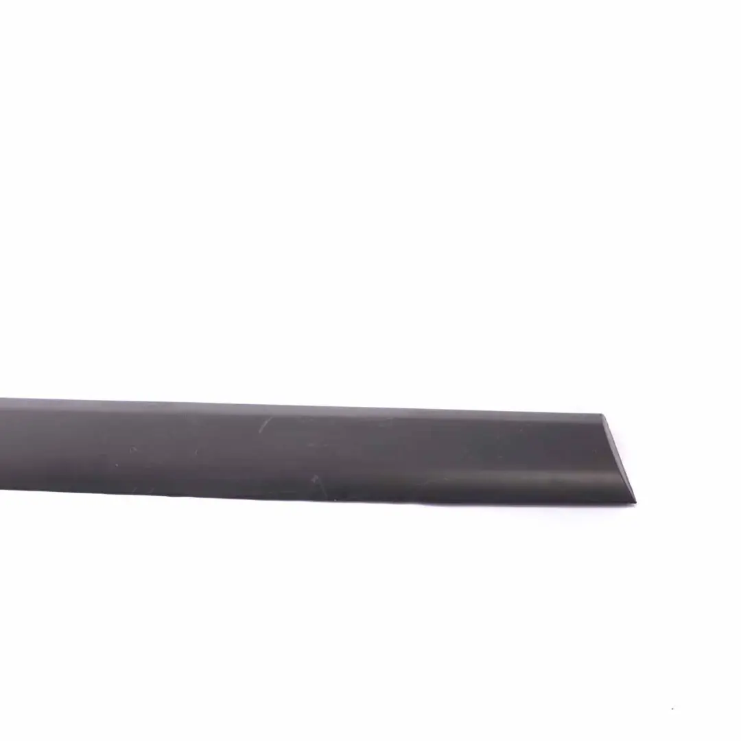 Citroen Berlingo Tür leiste hinten rechts Abdeckung der Zierleiste für mit Teilenummer 9681644777 Citroen Berlingo Tür leiste hinten rechts Abdeckung der Zierleiste - SKU 9681644777 - Teilenummer 9681644777