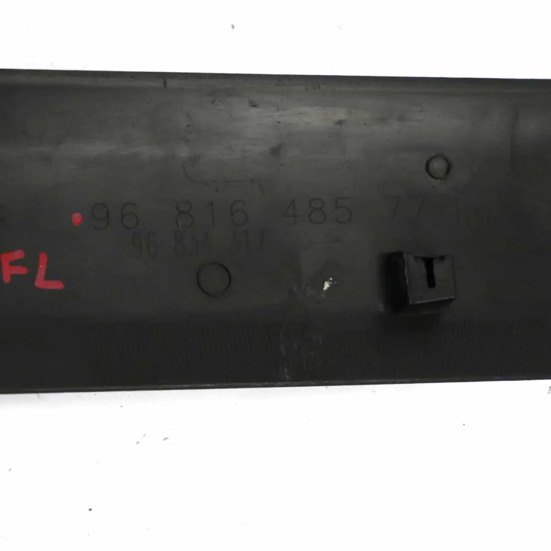 Citroen Berlingo Moulure Porte Arrière Gauche Bande d'Habillage pour à propos du numéro de pièce 9681648577 Citroen Berlingo Moulure Porte Arrière Gauche Bande d'Habillage - SKU 9681648577 - Numéro de pièce 9681648577