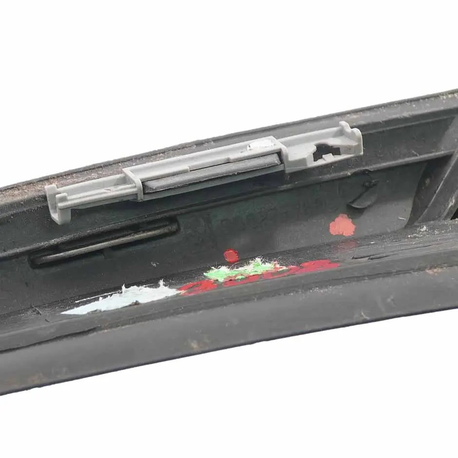 Embellecedor del parabrisas derecho para Peugeot 3008 con número de pieza 9682757880 Peugeot 3008 Embellecedor del parabrisas derecho - SKU 9682757880 - Número de pieza 9682757880