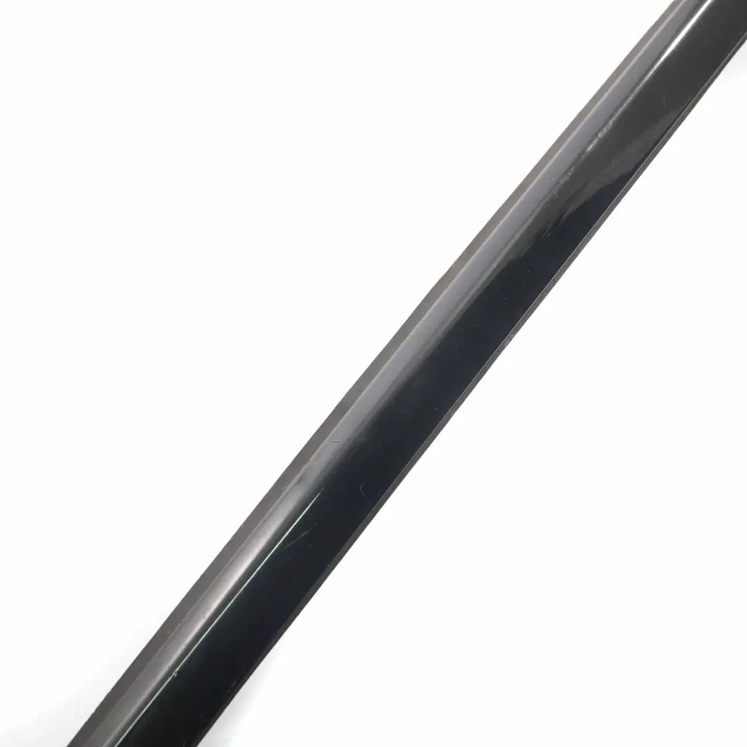 Listwa Szyby Prawy Przód do Peugeot 3008 o numerze 9682757880 Peugeot 3008 Listwa Szyby Prawy Przód - SKU 9682757880 - Numer Części 9682757880