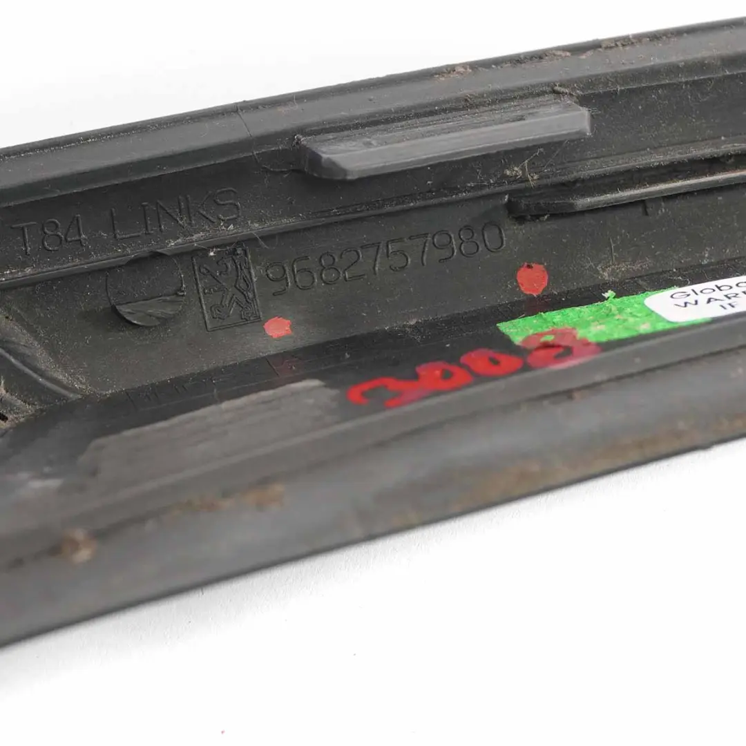 Striscia di modanatura del parabrezza sinistra per Peugeot 3008 con numero di parte 9682757980 Peugeot 3008 Striscia di modanatura del parabrezza sinistra - SKU 9682757980 - Numero di parte 9682757980