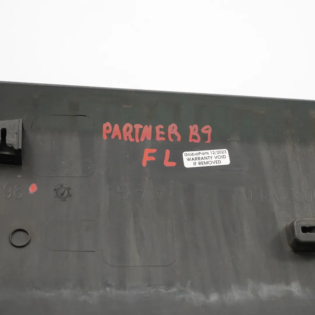 Citroen Berlingo Peugeot Partner Modanatura porta anteriore sinistra Copertura per con numero di parte 9682859377 Citroen Berlingo Peugeot Partner Modanatura porta anteriore sinistra Copertura - SKU 9682859377 - Numero di parte 9682859377