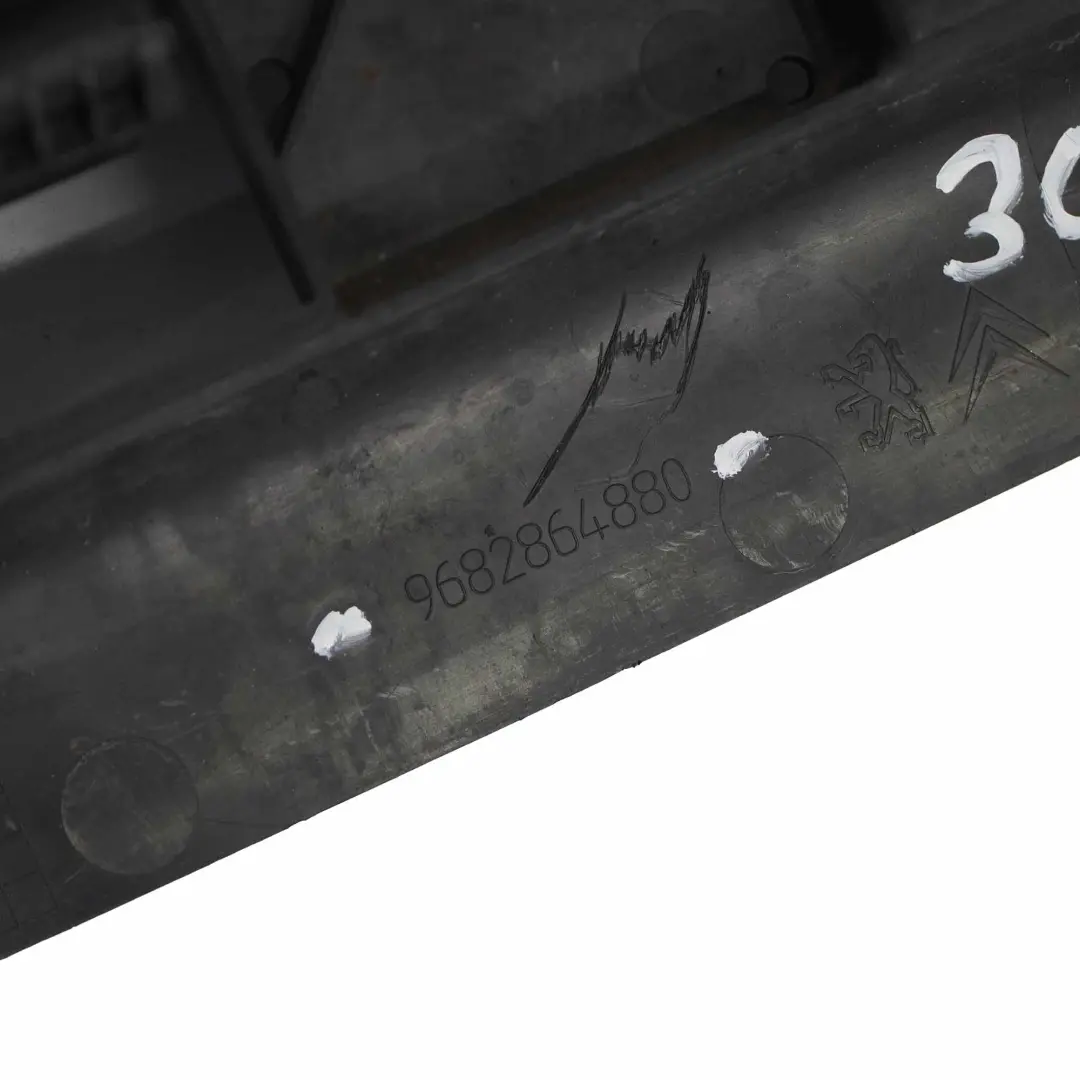 parachoques delantero bajo la placa Guardabarros para Peugeot 3008 con número de pieza 9682864880 Peugeot 3008 parachoques delantero bajo la placa Guardabarros - SKU 9682864880 - Número de pieza 9682864880