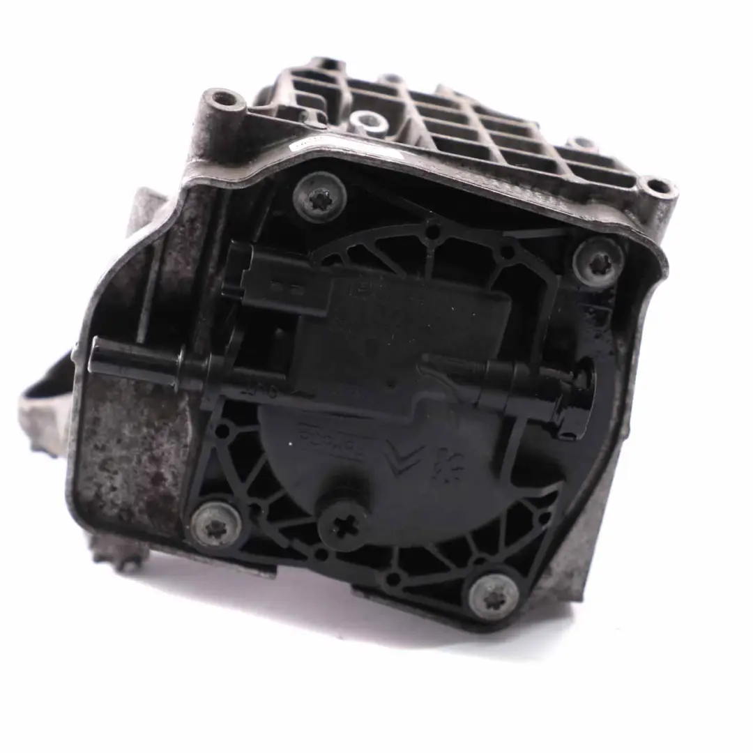 Supporto Alloggiamento Filtro Carburante 2.0 HDI per Peugeot 508 5008 con numero di parte 9683199680 Peugeot 508 5008 Supporto Alloggiamento Filtro Carburante 2.0 HDI - SKU 9683199680 - Numero di parte 9683199680