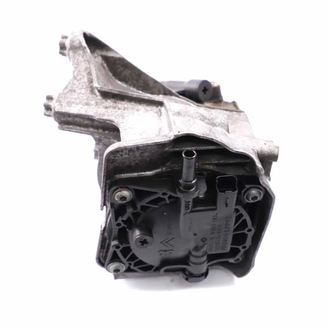 Supporto Alloggiamento Filtro Carburante 2.0 HDI per Peugeot 508 5008 con numero di parte 9683199680 Peugeot 508 5008 Supporto Alloggiamento Filtro Carburante 2.0 HDI - SKU 9683199680 - Numero di parte 9683199680