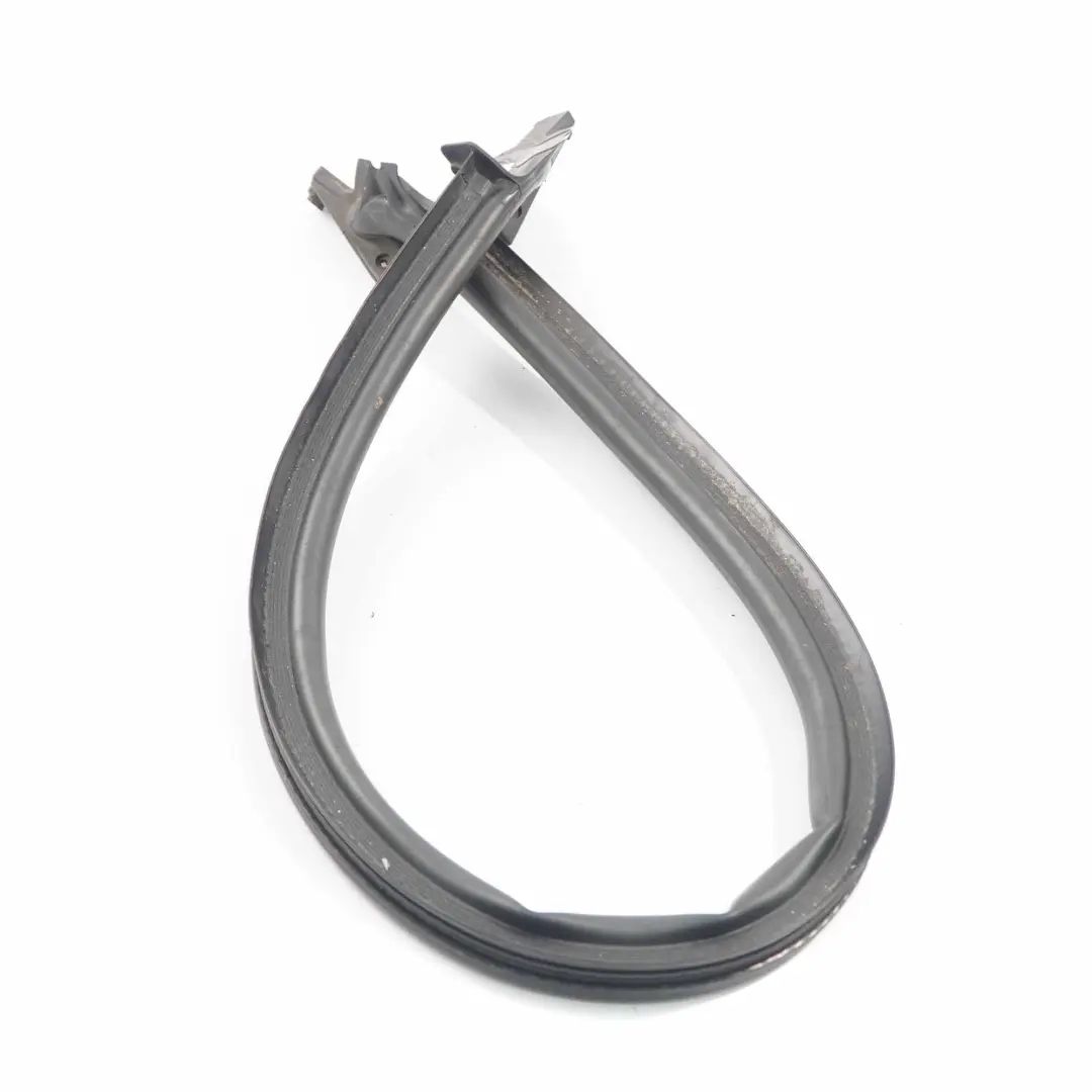 Guarnizione di tenuta Stivale Baule Coperchio posteriore per Peugeot 3008 con numero di parte 9683267280 Peugeot 3008 Guarnizione di tenuta Stivale Baule Coperchio posteriore - SKU 9683267280 - Numero di parte 9683267280