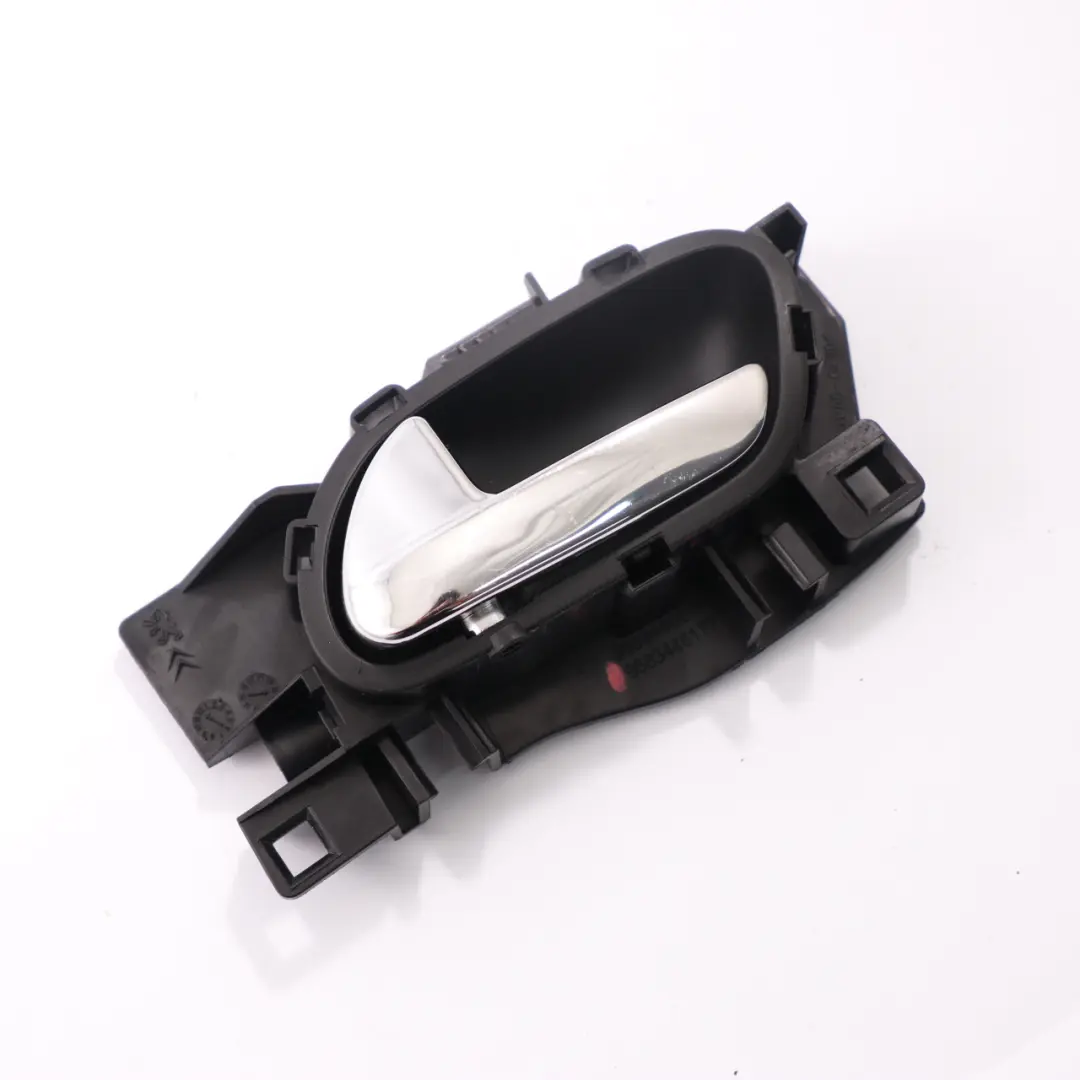 Citroen C3 Klamka Drzwi Lewy Przód Chrom do o numerze 9683446177 Citroen C3 Klamka Drzwi Lewy Przód Chrom - SKU 9683446177 - Numer Części 9683446177