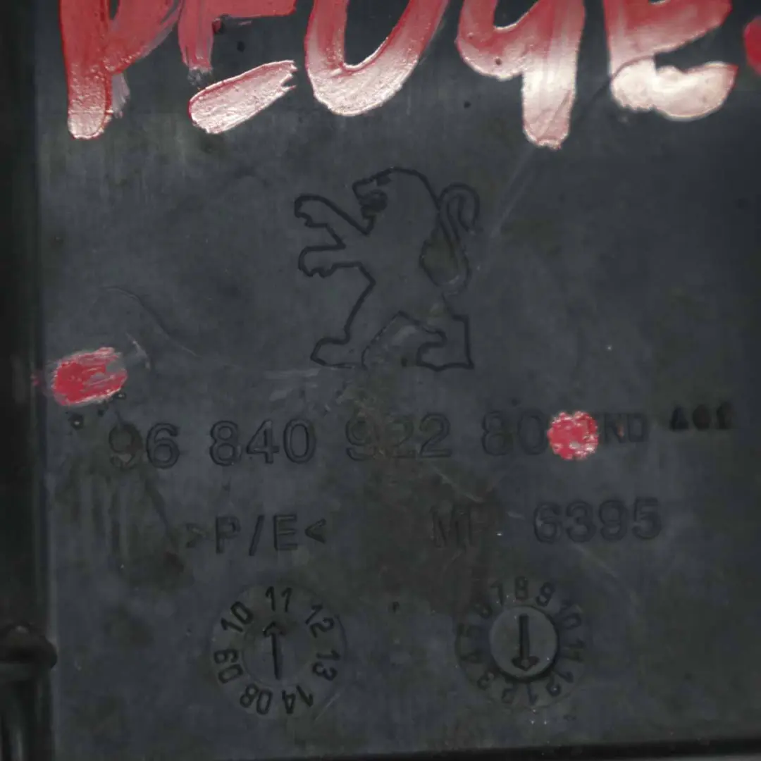 Eje Trasero Puente Subchasis Viga Portadora Cubierta Panel para Peugeot 3008 con número de pieza 9684092280 Peugeot 3008 Eje Trasero Puente Subchasis Viga Portadora Cubierta Panel - SKU 9684092280 - Número de pieza 9684092280