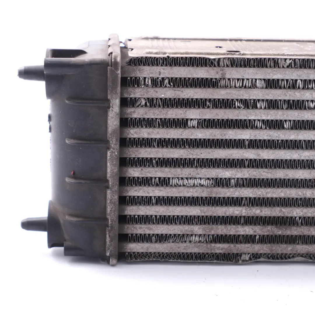 Citroen Berlingo Diesel Raffreddatore dell'aria di carica per Intercooler con numero di parte 9684212480 Intercooler Citroen Berlingo Diesel Raffreddatore dell'aria di carica - SKU 9684212480 - Numero di parte 9684212480