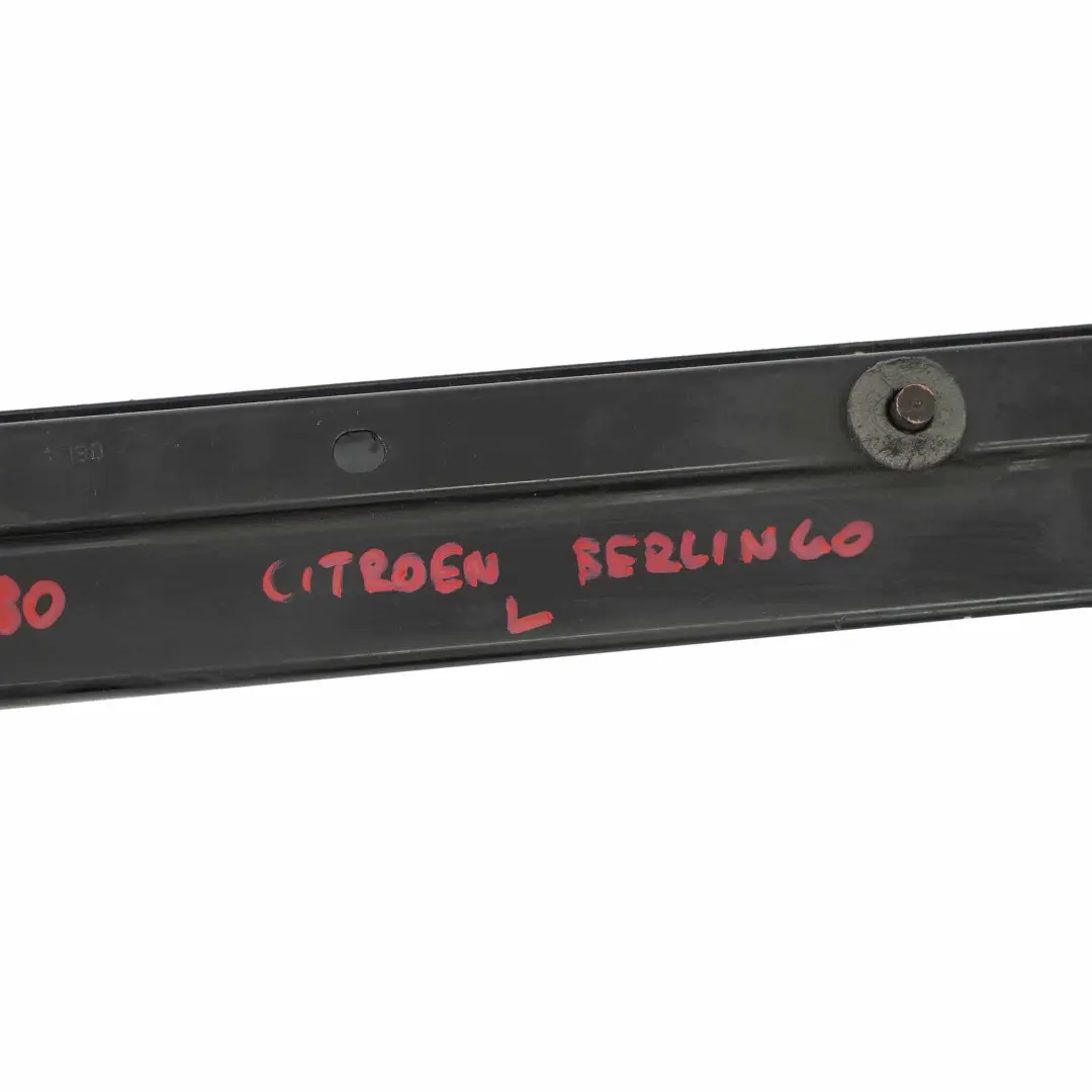 Citroen Berlingo Porte coulissante arrière gauche Barre latérale pour à propos du numéro de pièce 9684585680 Citroen Berlingo Porte coulissante arrière gauche Barre latérale - SKU 9684585680 - Numéro de pièce 9684585680
