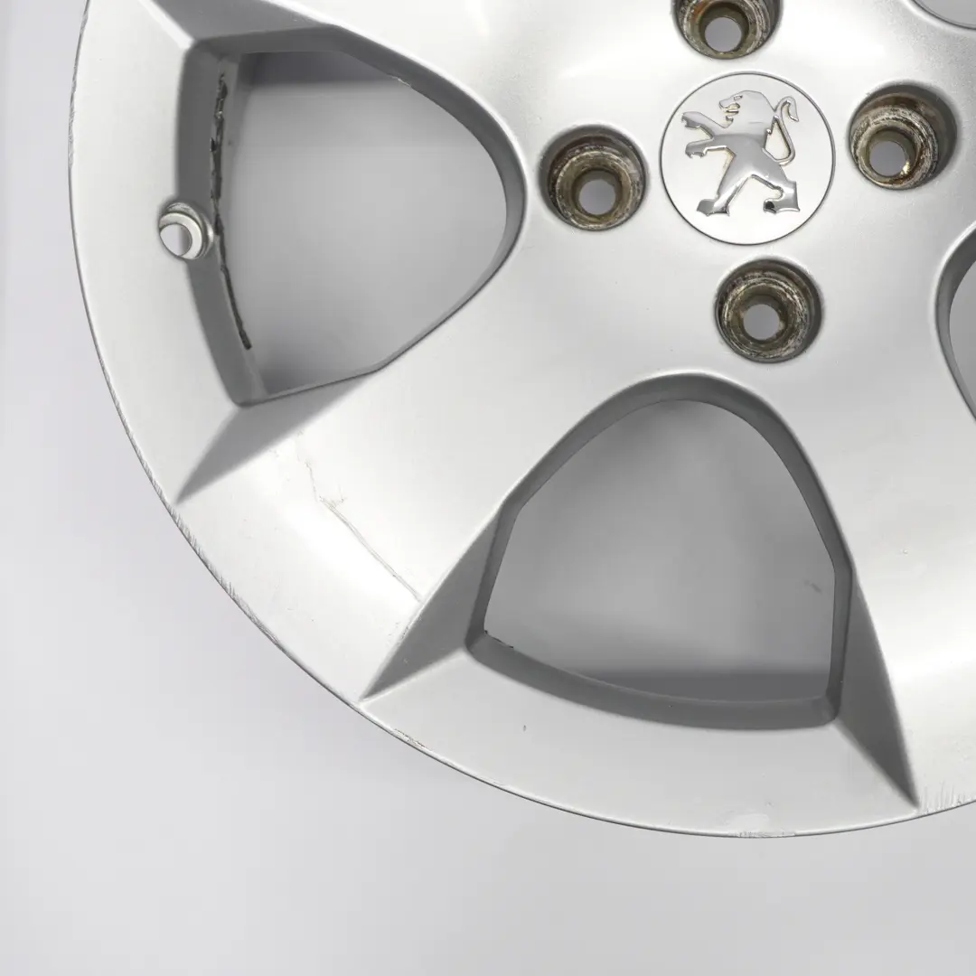 Silberne Leichtmetallfelge 17" 7,5J ET:29 für Peugeot 3008 mit Teilenummer 9684883880 Peugeot 3008 Silberne Leichtmetallfelge 17" 7,5J ET:29 - SKU 9684883880-2 - Teilenummer 9684883880