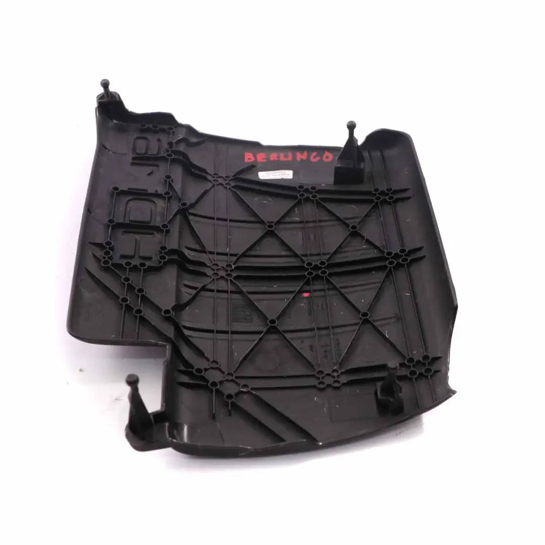 Citroen Berlingo Peugeot Partner 1.6 HDI Trim Insulation to Engine Cover with Part number 9685582980 Engine Cover Citroen Berlingo Peugeot Partner 1.6 HDI Trim Insulation - SKU 9685582980 - Part number 9685582980