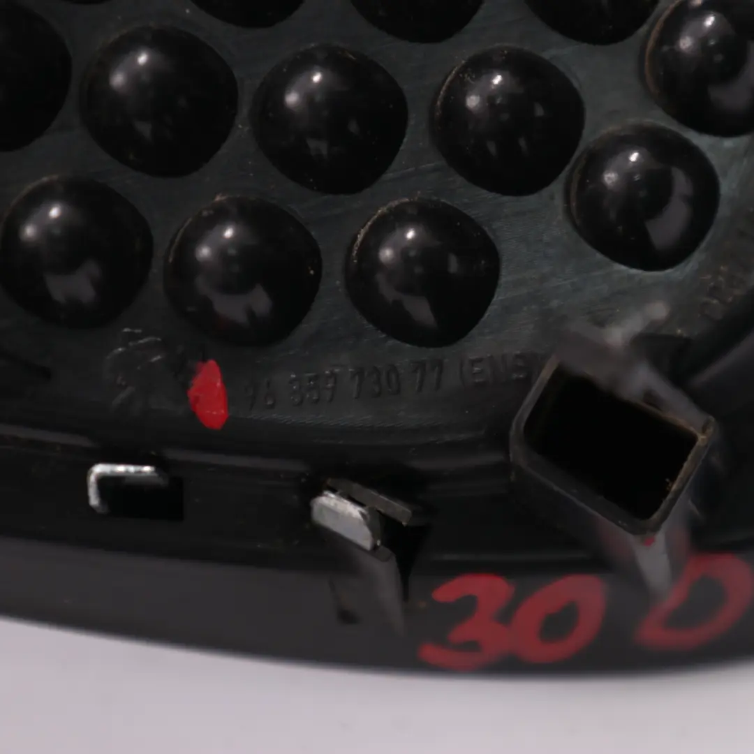 Emblemat Znaczek Logo Zderzaka Przód do Peugeot 3008 o numerze 9685973077 Peugeot 3008 Emblemat Znaczek Logo Zderzaka Przód - SKU 9685973077 - Numer Części 9685973077