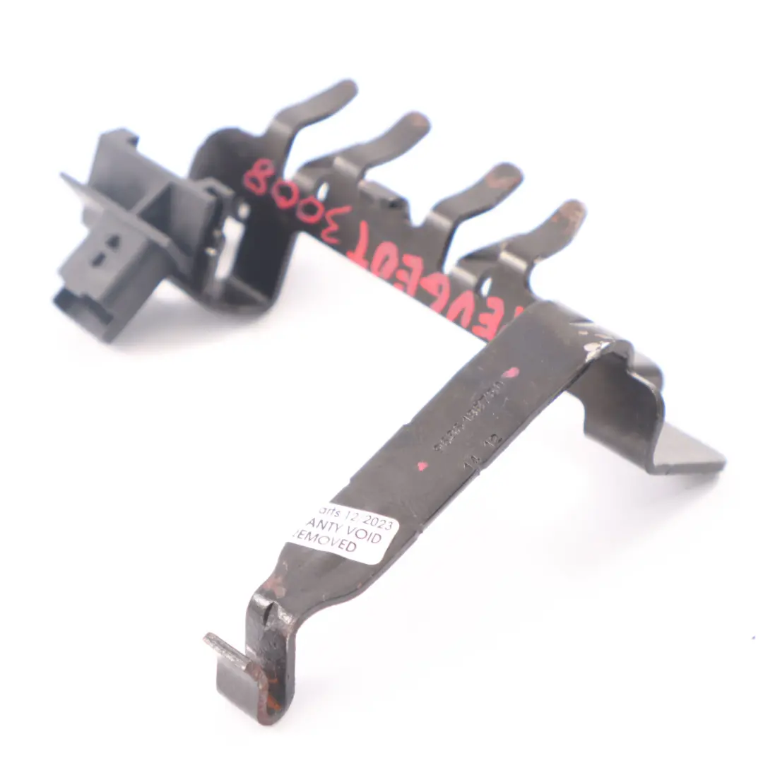 Soporte accesorios para el compartimento motor para Peugeot 3008 1.6 HDI con número de pieza 9686188780 Peugeot 3008 1.6 HDI Soporte accesorios para el compartimento motor - SKU 9686188780 - Número de pieza 9686188780