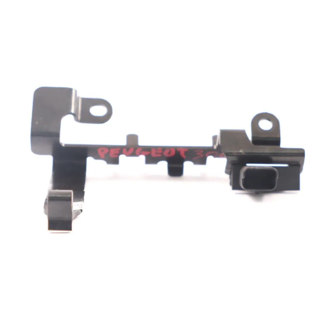Support d'accessoires pour compartiment moteur pour Peugeot 3008 1.6 HDI à propos du numéro de pièce 9686188780 Peugeot 3008 1.6 HDI Support d'accessoires pour compartiment moteur - SKU 9686188780 - Numéro de pièce 9686188780