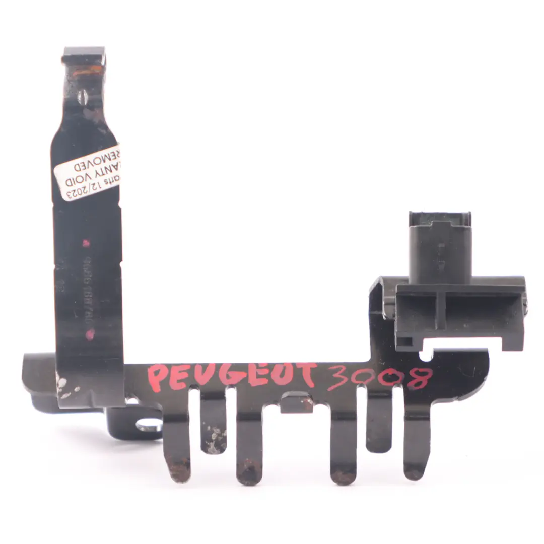 Support d'accessoires pour compartiment moteur pour Peugeot 3008 1.6 HDI à propos du numéro de pièce 9686188780 Peugeot 3008 1.6 HDI Support d'accessoires pour compartiment moteur - SKU 9686188780 - Numéro de pièce 9686188780