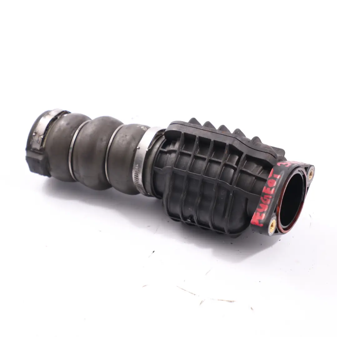 Citroen Berlingo Peugeot 3008 1.6HDI Intercooler Tubo aspirazione aria per con numero di parte 9687261180 Citroen Berlingo Peugeot 3008 1.6HDI Intercooler Tubo aspirazione aria - SKU 9687261180 - Numero di parte 9687261180