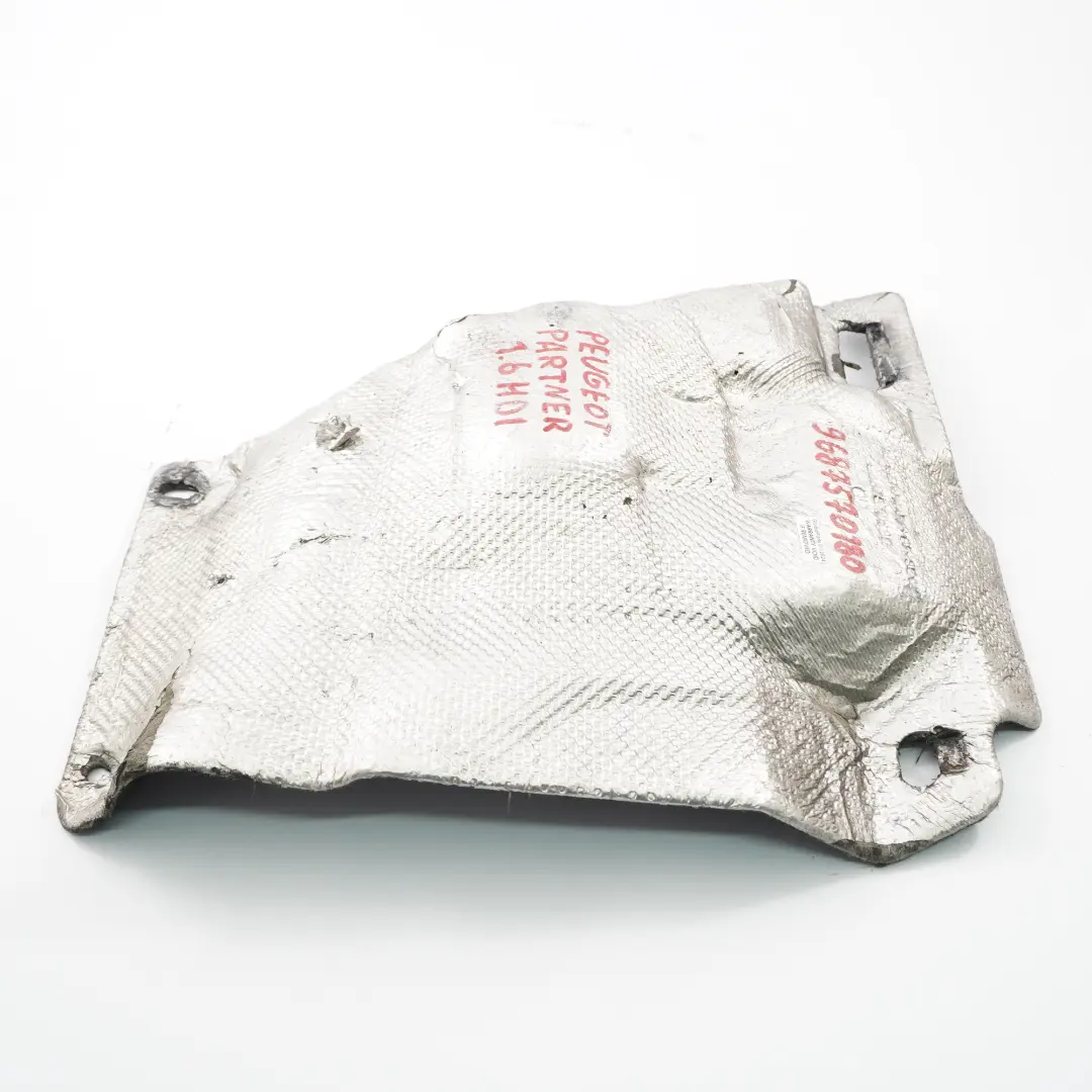 Motore Scudo termico Piastra copertura per Peugeot Partner 1.6 HDI Diesel con numero di parte 9687570180 Peugeot Partner 1.6 HDI Diesel Motore Scudo termico Piastra copertura - SKU 9687570180 - Numero di parte 9687570180