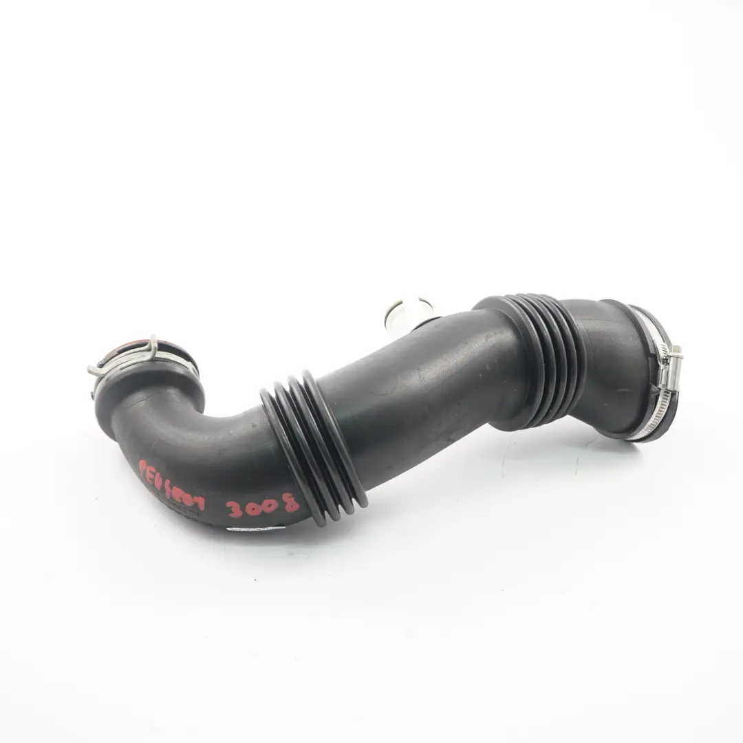 Tubo de admisión de aire para Peugeot 3008 1.6 HDI con número de pieza 9687883580 Peugeot 3008 1.6 HDI Tubo de admisión de aire - SKU 9687883580 - Número de pieza 9687883580