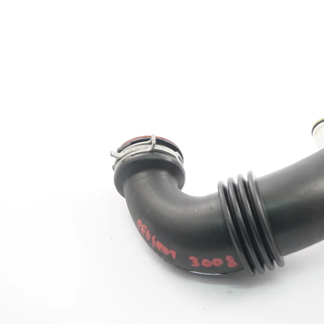 Tubo di aspirazione Tubo flessibile per Peugeot 3008 1.6 HDI con numero di parte 9687883580 Peugeot 3008 1.6 HDI Tubo di aspirazione Tubo flessibile - SKU 9687883580 - Numero di parte 9687883580