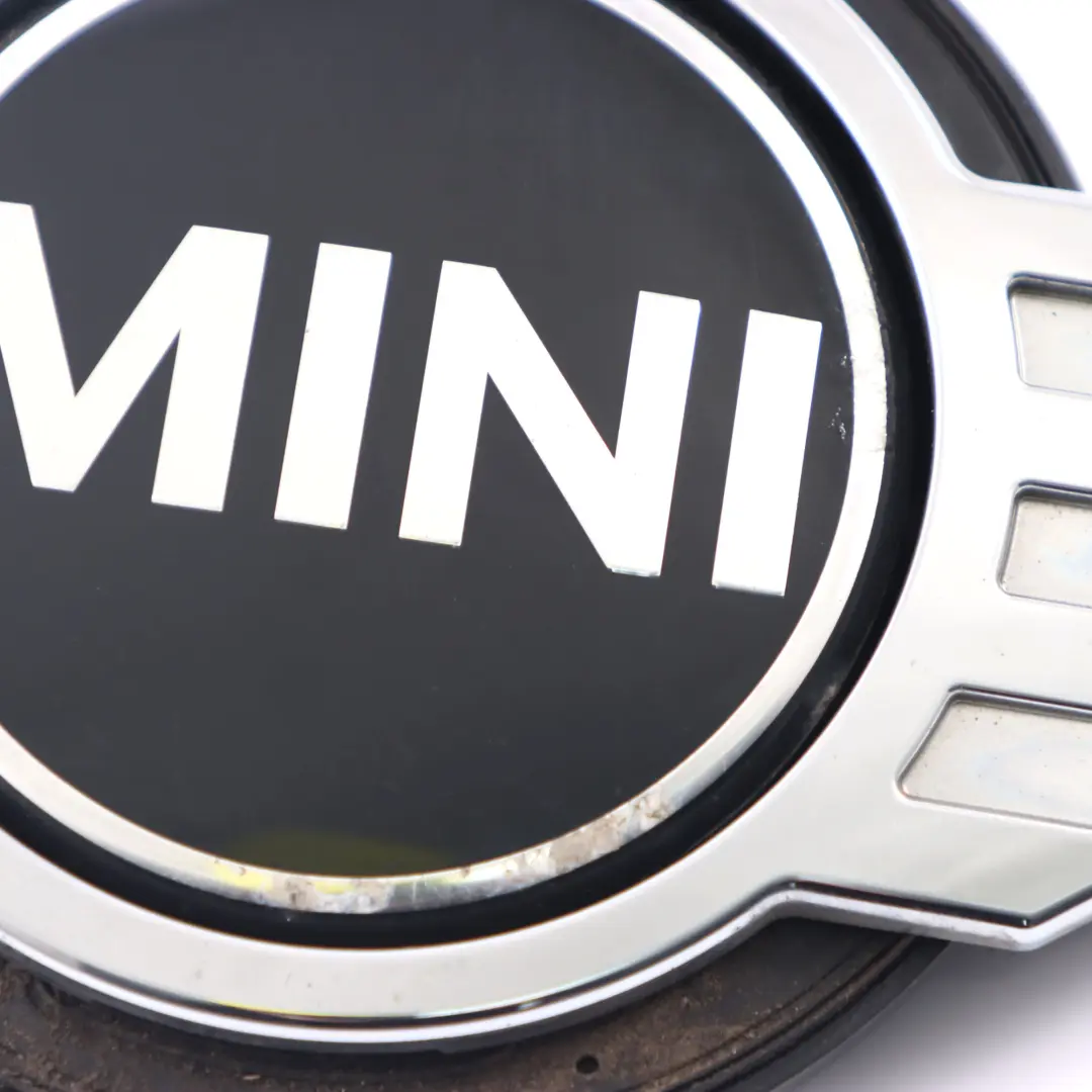 Emblemat Pokrywa Bagażnika do Mini R60 Countryman R61 o numerze 9802314 Mini R60 Countryman R61 Emblemat Pokrywa Bagażnika - SKU 9802314-5 - Numer Części 9802314