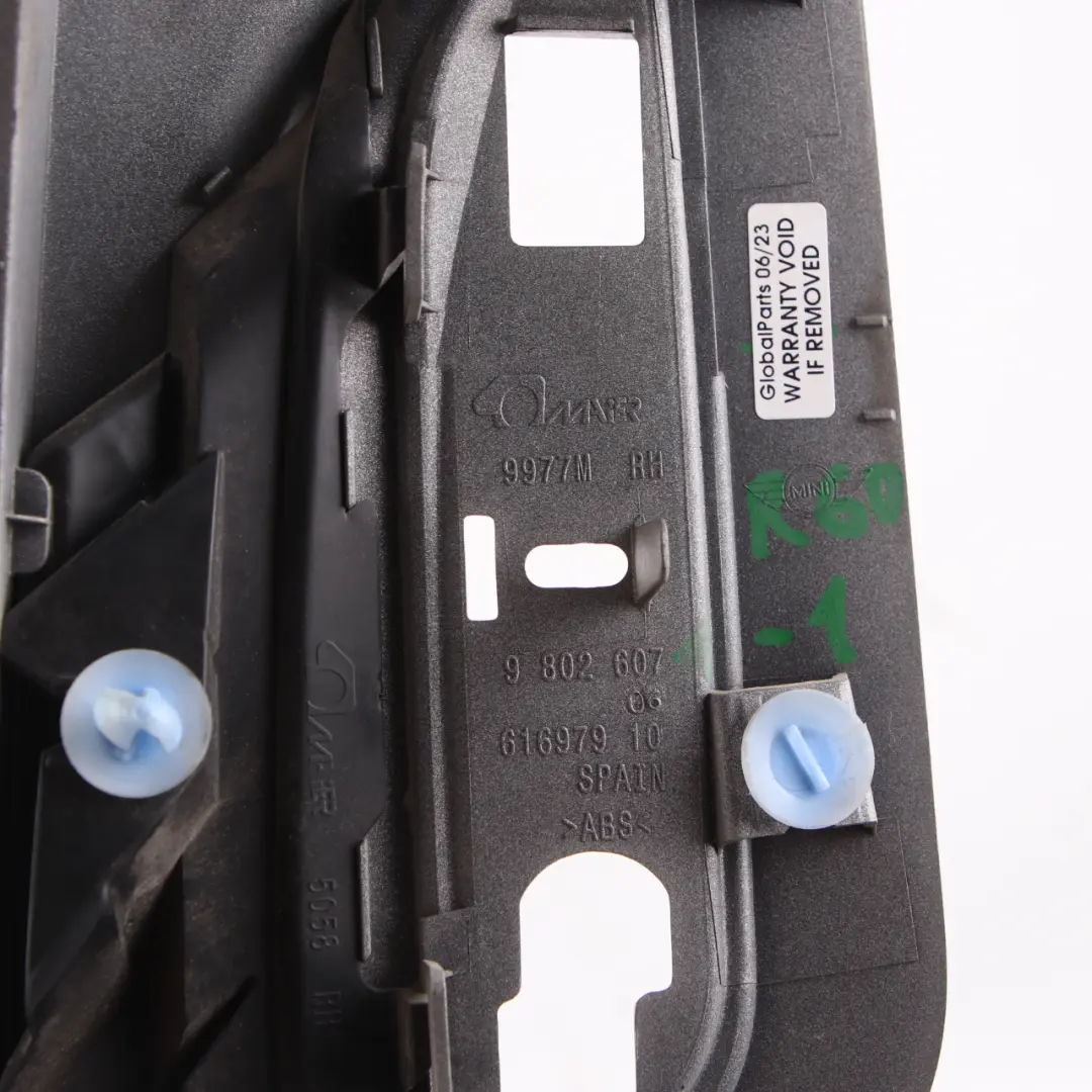 Obudowa Kierunkowskazu Prawa Srebrna do Mini R60 R61 o numerze 9804608 Mini R60 R61 Obudowa Kierunkowskazu Prawa Srebrna - SKU 9802607-1 - Numer Części 9804608