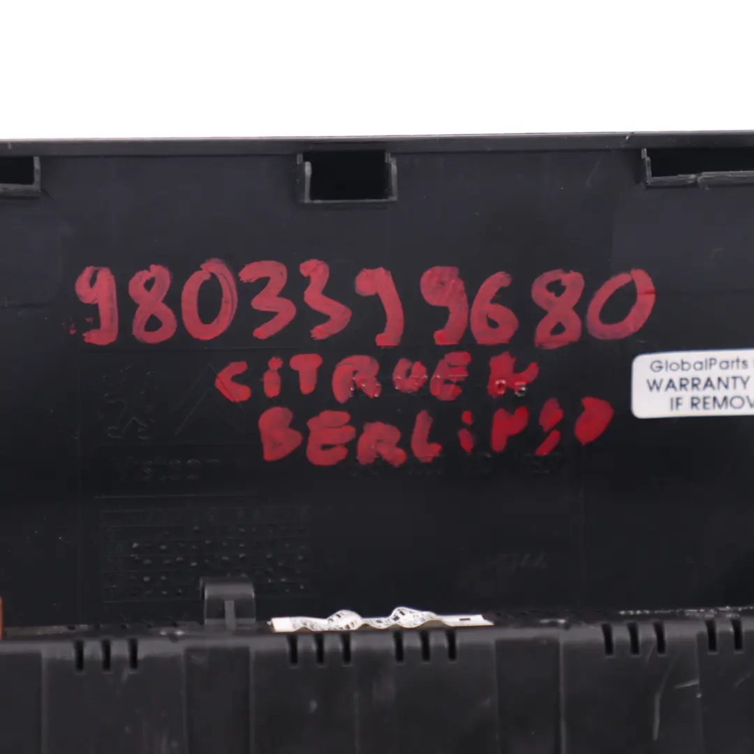 Citroen Berlingo Ekran Wyświetlacz do o numerze 9803399680 Citroen Berlingo Ekran Wyświetlacz - SKU 9803399680 - Numer Części 9803399680