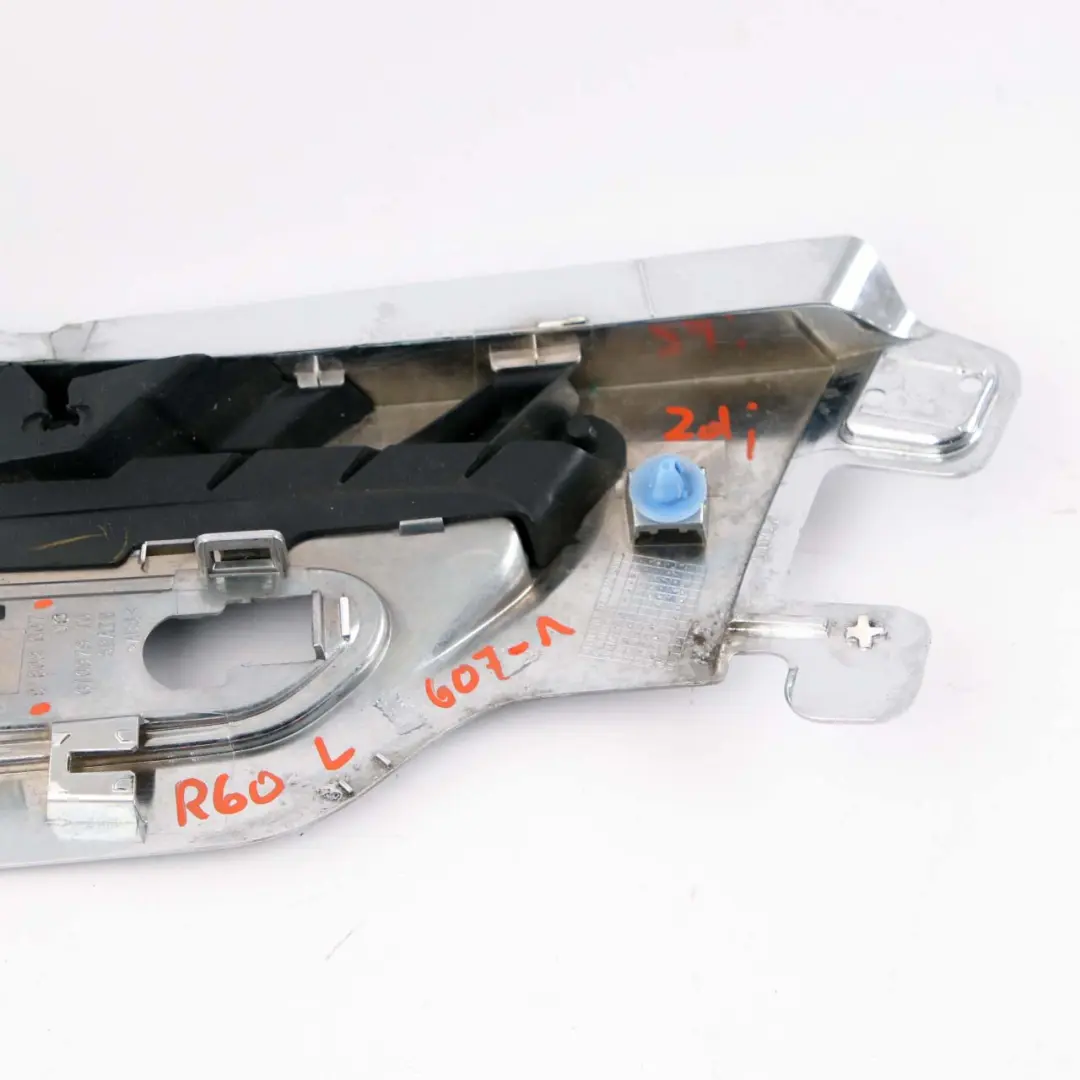 Copertura Trim Indicatore direzione laterale sinistro Cromo 9802607 per Mini R60 R61 con numero di parte 9804611 Mini R60 R61 Copertura Trim Indicatore direzione laterale sinistro Cromo 9802607 - SKU 9804611 - Numero di parte 9804611