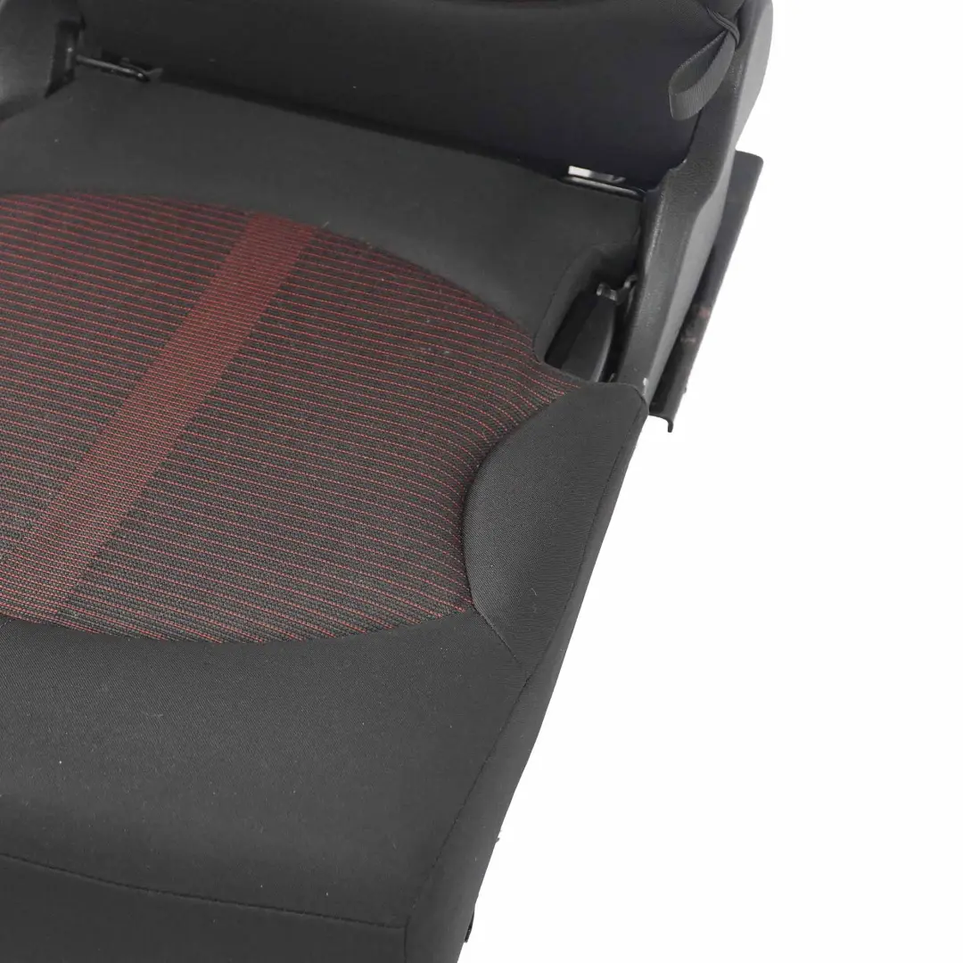 Arrière Droite Siège rabattable Tissu Cuir Lignes parallèles Rouge pour Mini R60 à propos du numéro de pièce 9805196 Mini R60 Arrière Droite Siège rabattable Tissu Cuir Lignes parallèles Rouge - SKU 9805196 - Numéro de pièce 9805196