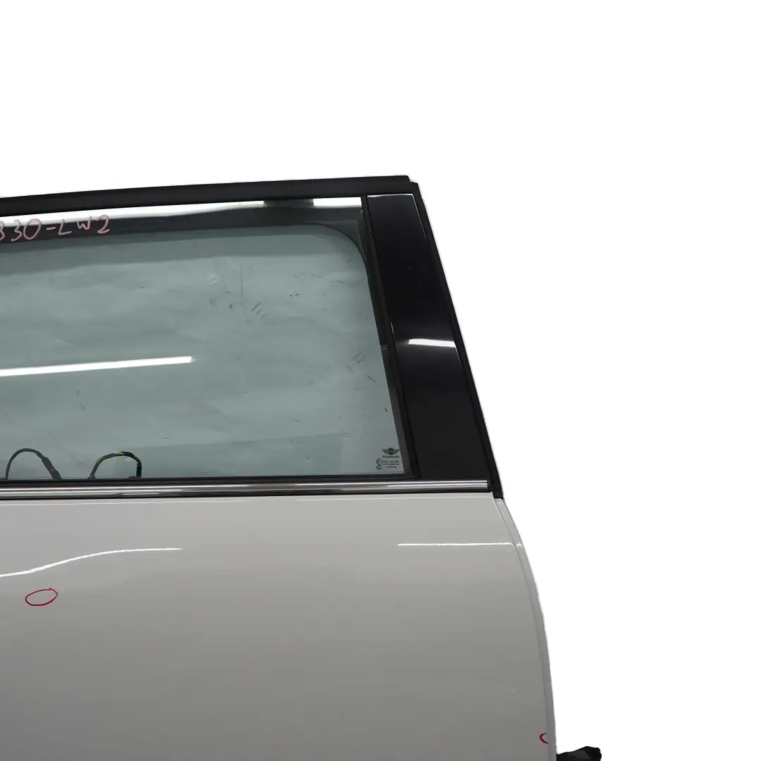 Puerta Trasera Derecha Luz Blanca - B15 para Mini Countryman R60 con número de pieza 9805930 Mini Countryman R60 Puerta Trasera Derecha Luz Blanca - B15 - SKU 9805930-LW2 - Número de pieza 9805930