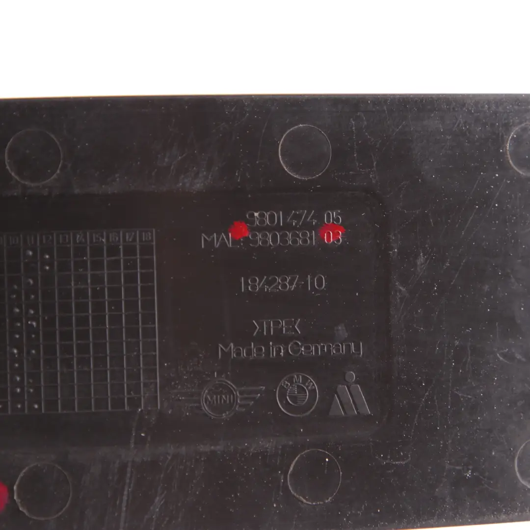 Inserto Tappetino Guida Gomma Console Centrale Tabacco Scuro 9803681 per Mini R60 con numero di parte 9806401 Mini R60 Inserto Tappetino Guida Gomma Console Centrale Tabacco Scuro 9803681 - SKU 9806401-3 - Numero di parte 9806401