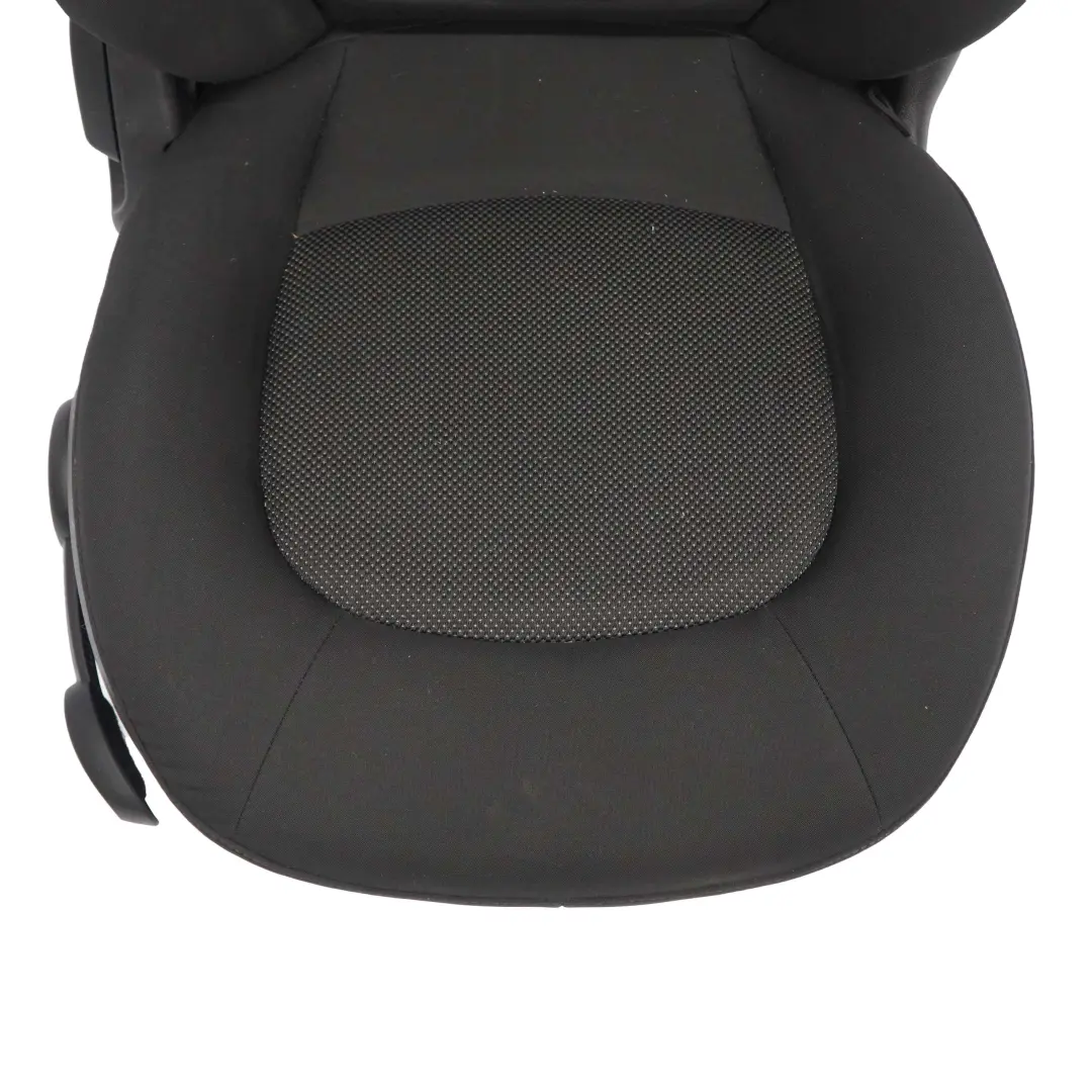 Vorne Rechts Stoff Cosmos Panther Schwarz Sitz für Mini Cooper One R60 Countryman mit Teilenummer 9806582 Mini Cooper One R60 Countryman Vorne Rechts Stoff Cosmos Panther Schwarz Sitz - SKU 9806582-2 - Teilenummer 9806582